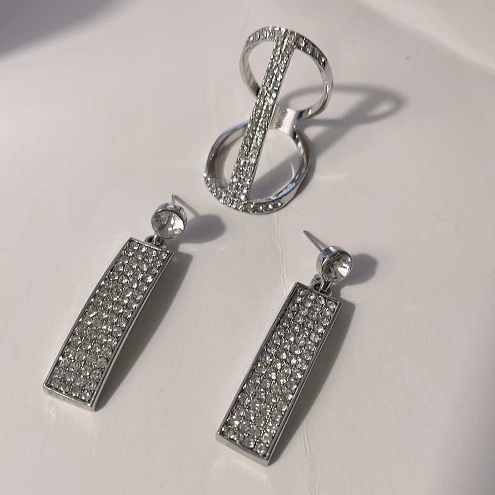 Nice set of earrings and ring